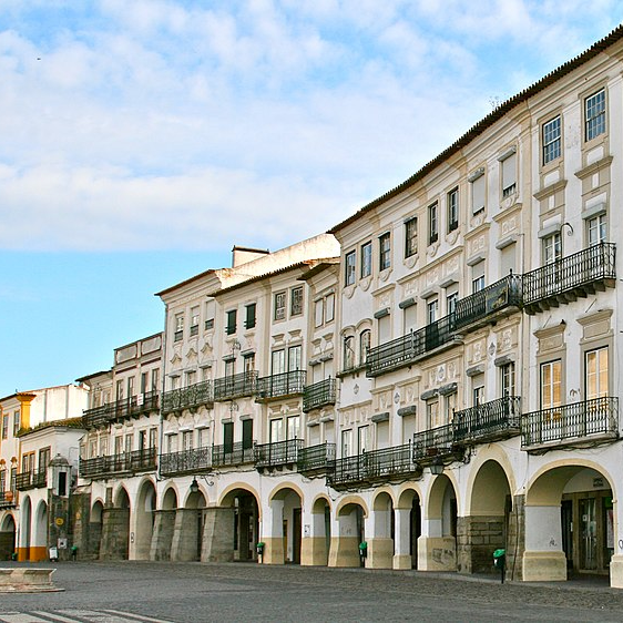 Évora